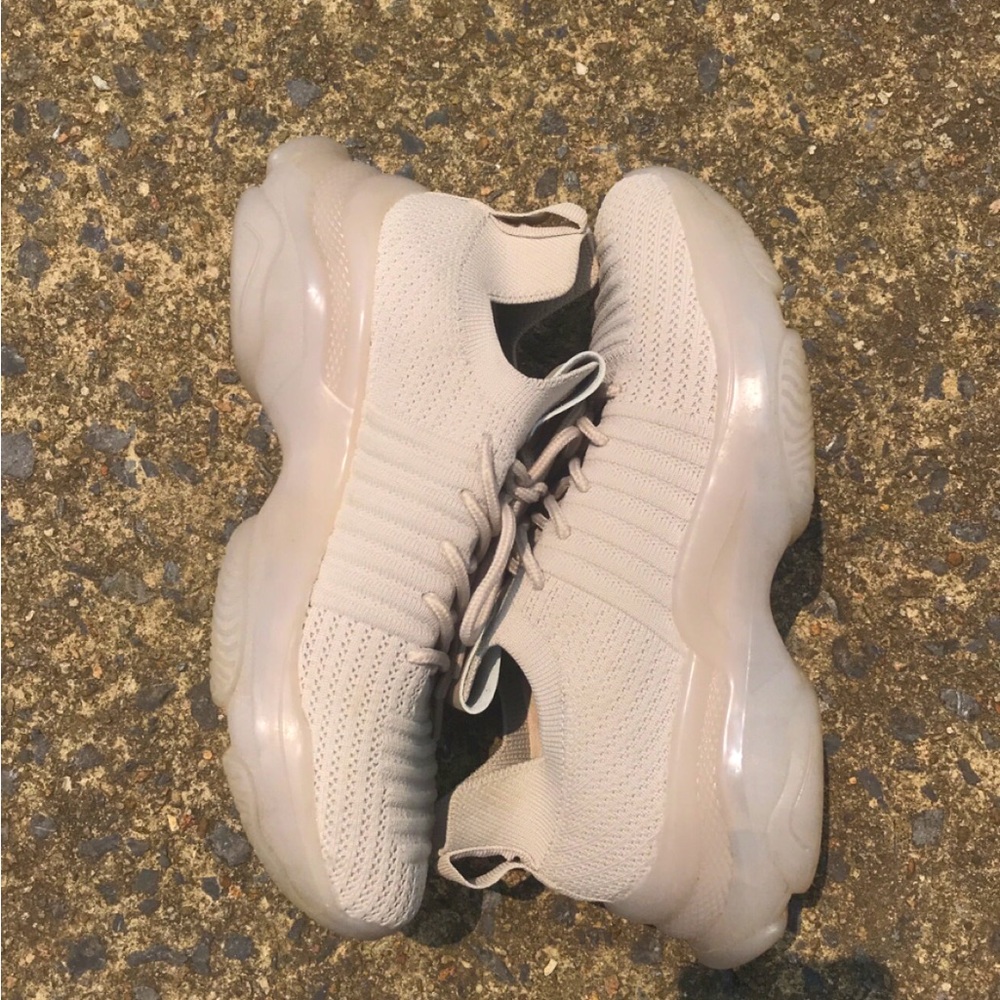 Cushionaire Tennis Shoes